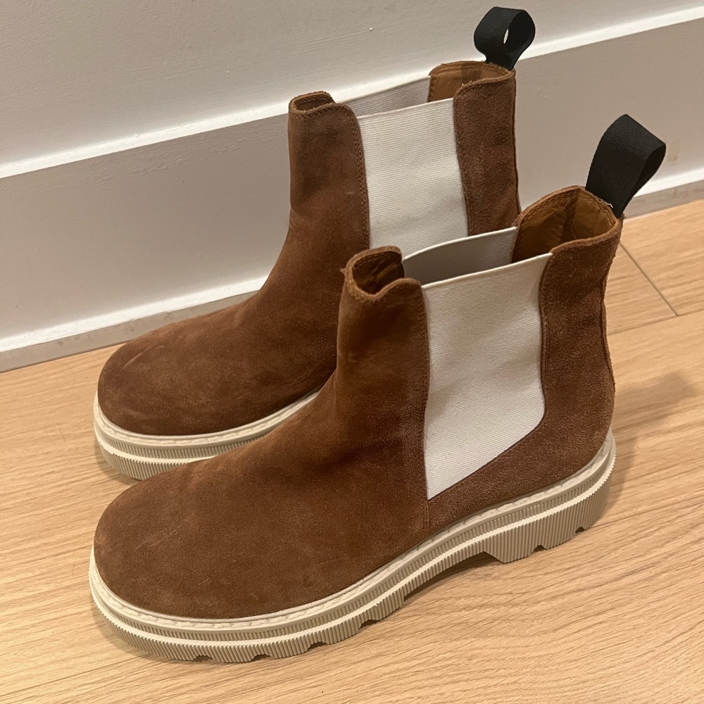 Boots - Picture 2 of 3